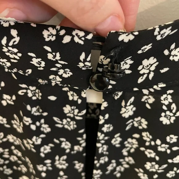 Row A Black and White Floral Long Sleeve Flounce Hem Dress, Size XL - Picture 6 of 8